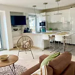 Διαμέρισμα Grand Duplex Climatise Avec Terrasse Face A La *