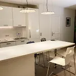Grand Duplex Climatise Avec Terrasse Face A La