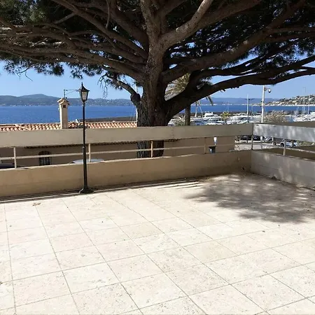 Grand Duplex Climatise Avec Terrasse Face A La Sainte-Maxime