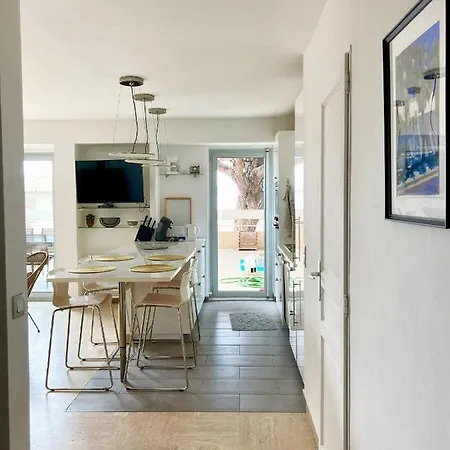 Grand Duplex Climatisé Avec Terrasse Face à La Appartamento Sainte-Maxime